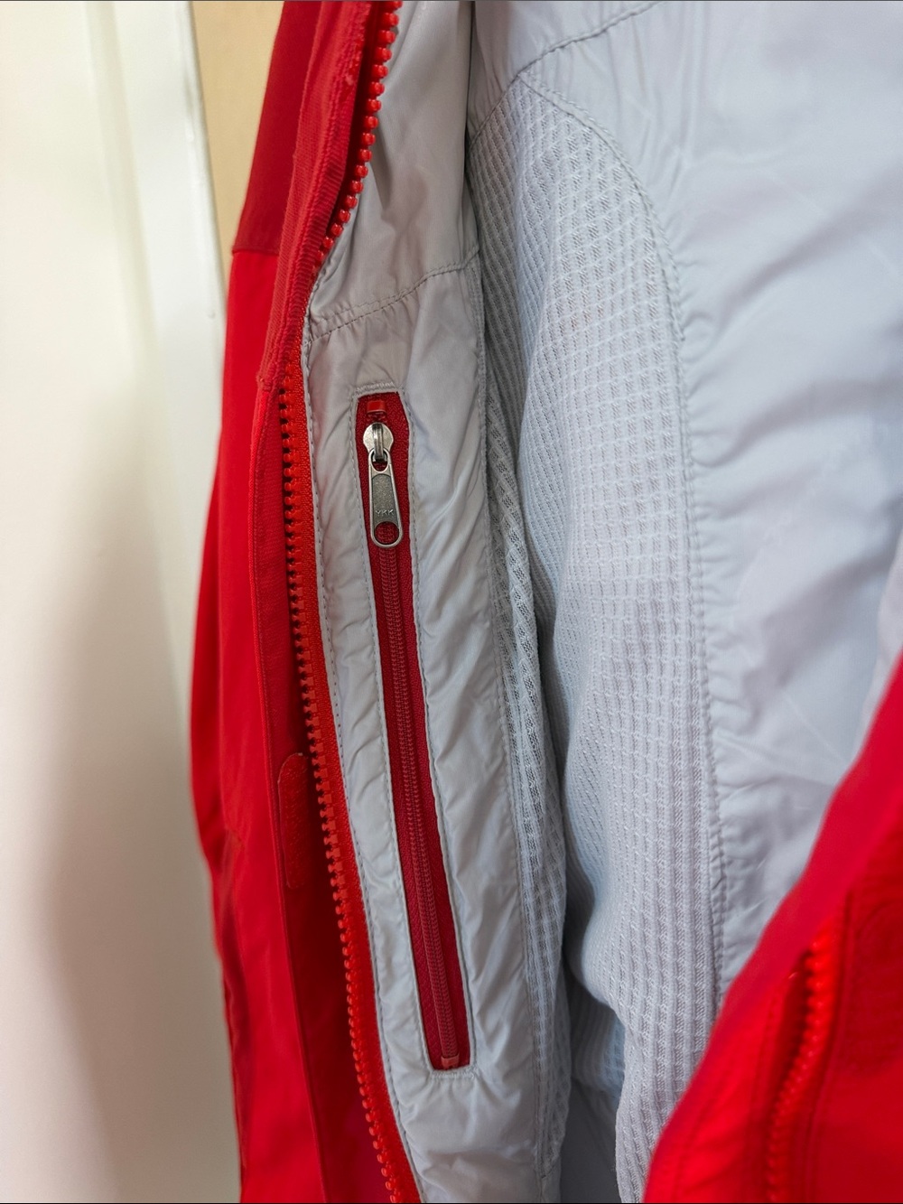 MARMOT | Jacket Precip Rain Jacket Red Large - Picture 6 of 6